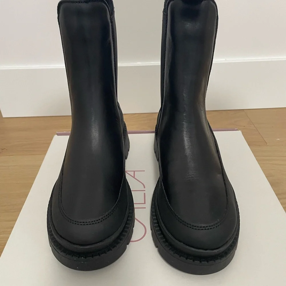 Calia by Carrie Underwood Black Chelsea “Peyton” Boot size 7 - Picture 3 of 11